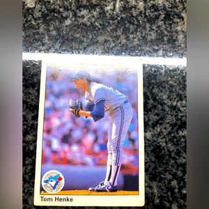 Tom Henke Upper Deck 1990 #282 baseball card !!!